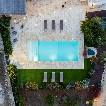 Sara Con Piscina By Wonderful Italy *